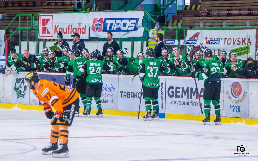 Býci postúpili do štvrťfinále